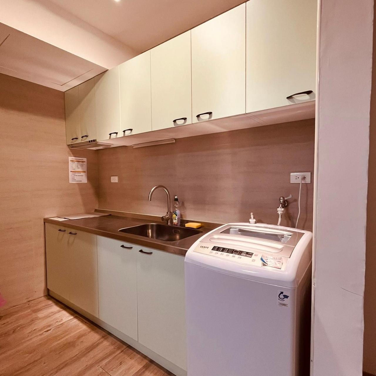 Hotel Huru House Taichung Eksteriør billede